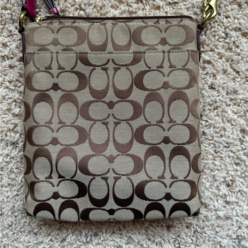 Coach Monogram crossbody - Picture 4 of 8